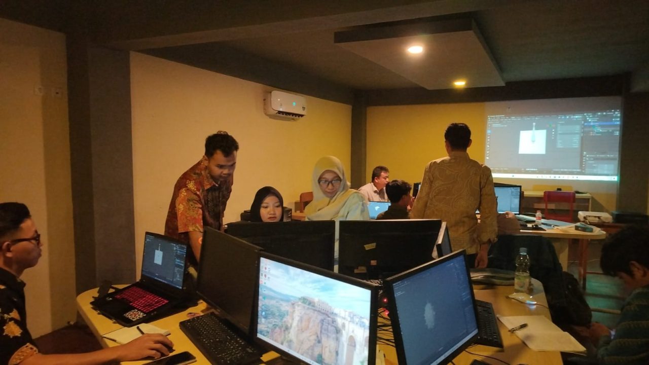 Satu Tujuan, Dua Mode Pelatihan: Guru Vokasi Perkuat Kompetensi melalui Daring–Magang dan Pusat Belajar